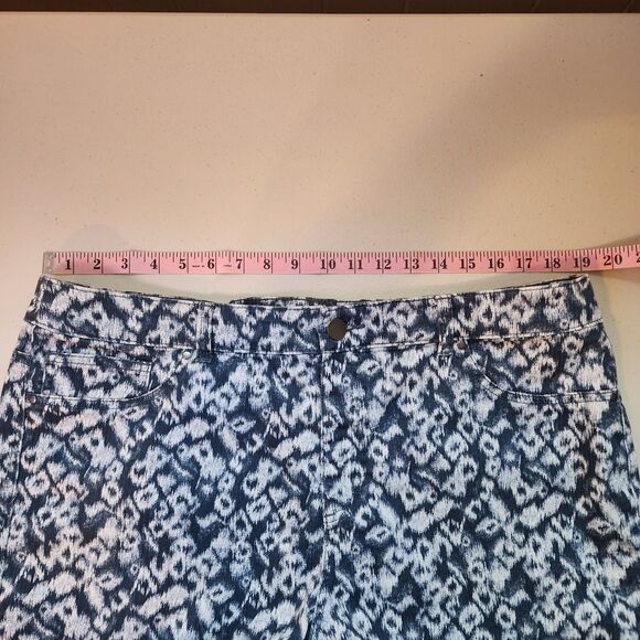 Chicos Jeggings Womens 3 (Large) Blue White Arctic Animal Print Platinum Pull-On - Picture 7 of 11